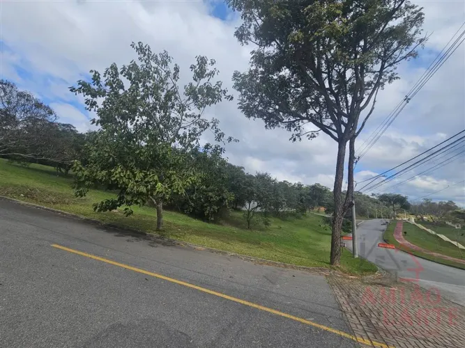 Vende-se Terreno premium de 916,05mts de Esquina, Cond. Reserva Santa Maria