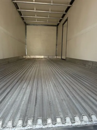 camara frigorifica 5,50m bau para caminhao Furgao