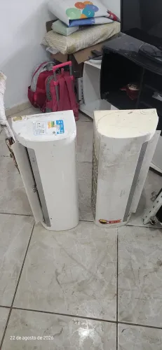 2 ar-condicionados de 12.000 btus