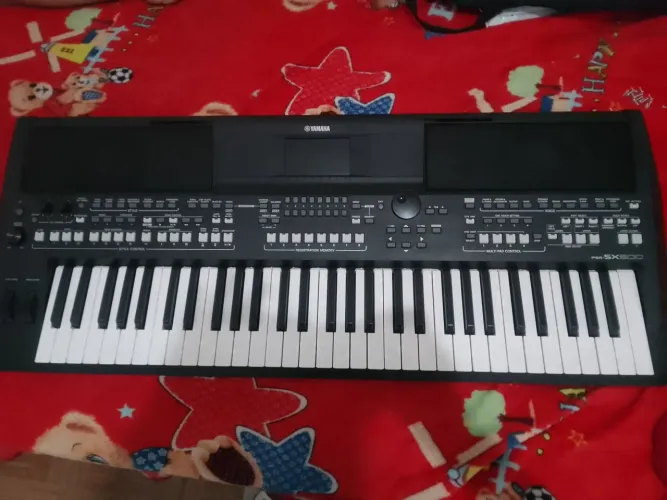 Teclado Yamaha sx600