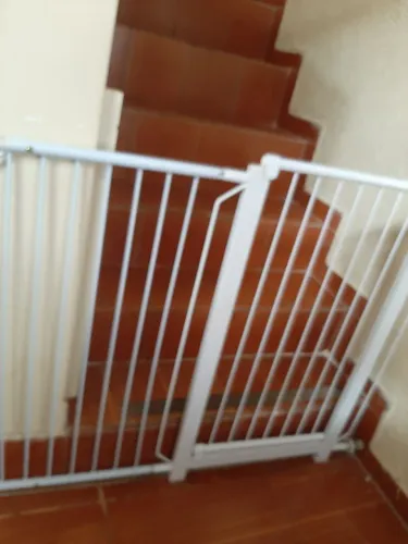 Vendo 2 grades de proteção para escada