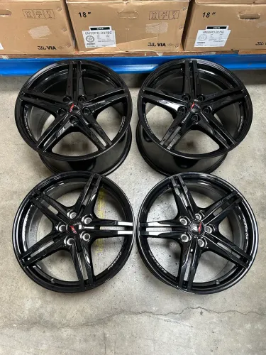 Jogo De Rodas Corvette Original Preto Brilhante 5x120 - 19x8,5 e 20x11 Offset 52/64
