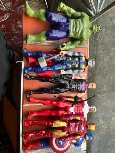 Bonecos Colecionáveis Originais Avangers 