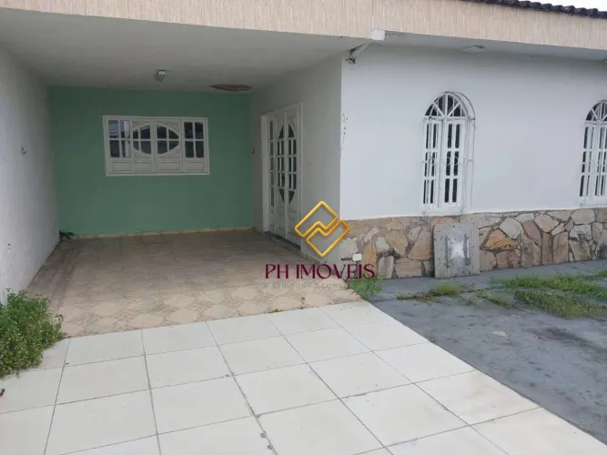 Casa Ampla no Antares | 4 Quartos sendo 1 suíte e a Menos de 3 Minutos do Shopping Pátio