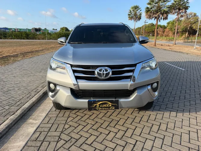 Toyota Hilux SW4 SRX 4X4 2.8 TDI 16V Dies. Aut. 2016