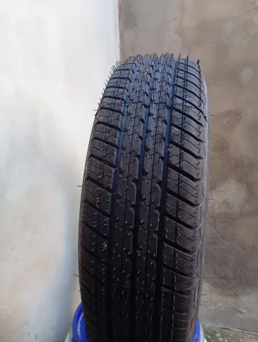 Pneu Pirelli chorono 175/70/14.  88T
