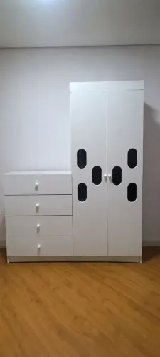 Guarda Roupa Com Cômoda