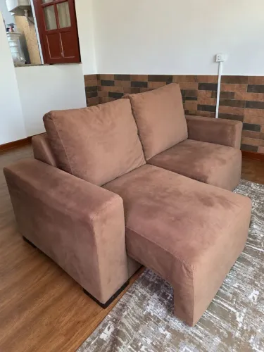 Sofá Retrátil Marrom com Chaise - R$ 300