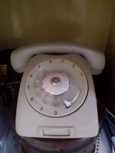 Telefone de disco anos 70 antigo