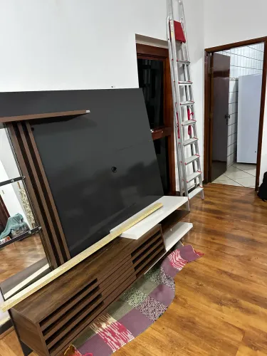 Rack sala de tv ripado