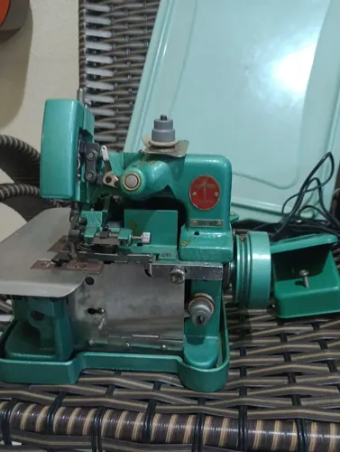 Maquina de Costura Overlock Chinesinha