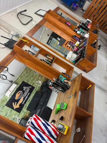 Vendo 3 bancadas com espelho para barbearia