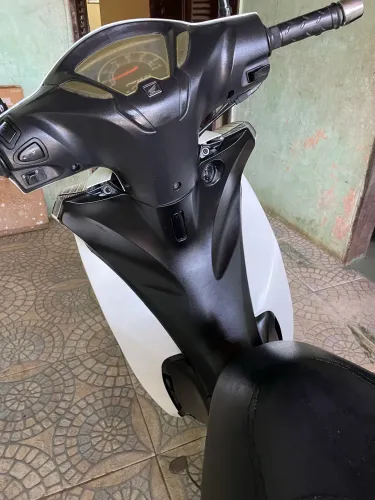 Estou vendendo essa linda Honda biz 