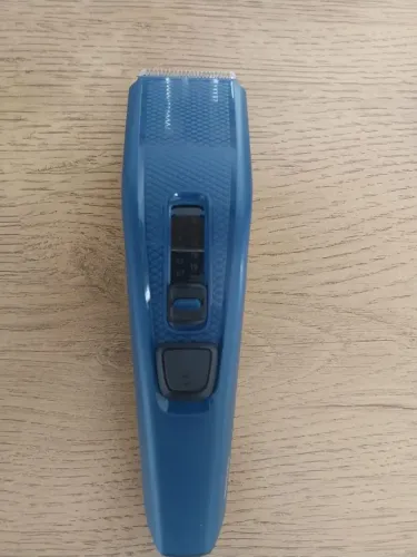 Máquina de cortar cabelo bivolt Philips