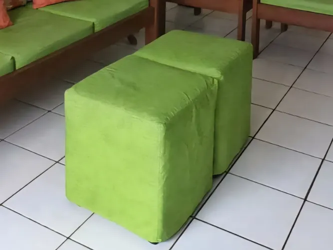 Puff em couro - ótimo estado - motivo mudança 