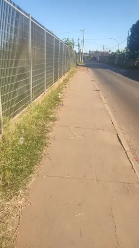 Faço capinagem de lotes ou chácaras