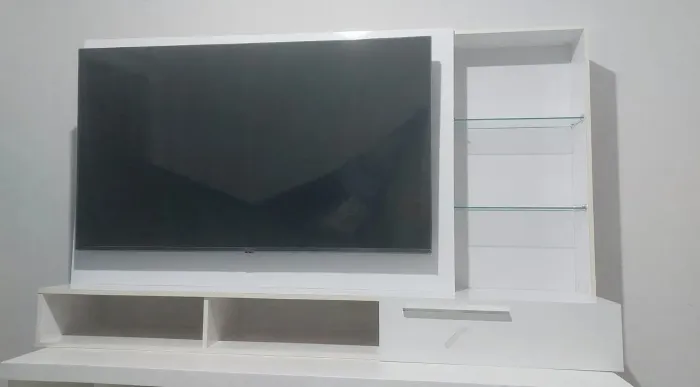 Rack com nichos para TV