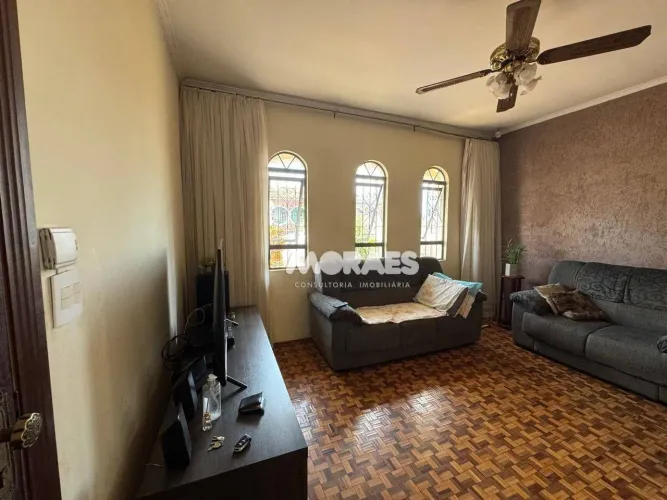 Casa com 3 quartos, sendo 1 suíte à venda, 157 m² por R$ 570.000 - Jardim Terra Branca - B