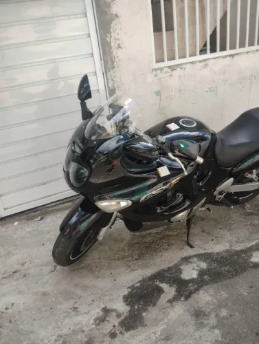 Vendo ou troco por PCX o carro valor maior ou menos