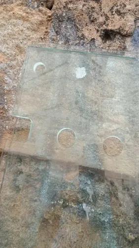 Vidro temperado dois vidros temperados em perfeito estado cor verde 165 de largura 2,42 