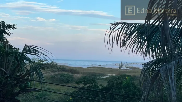 Apartamento à venda em Cabo Frio-RJ, Braga: 2 quartos, 1 suíte, 1 sala, 2 banheiros, 1 vag