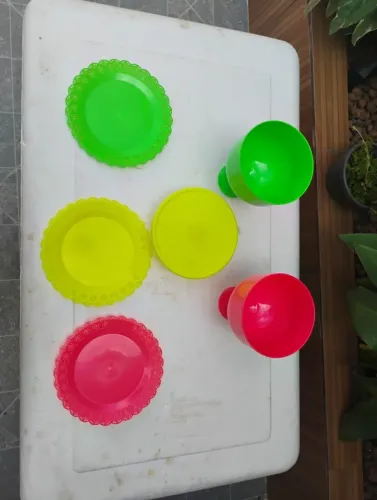 Kit decoração de mesa plástico cor NEON