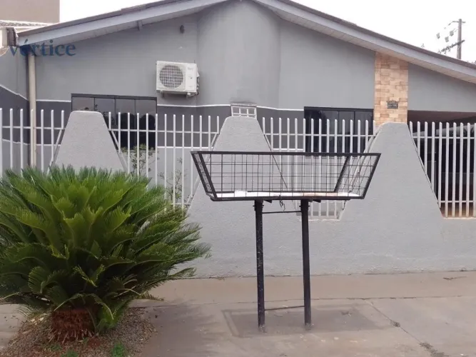 Casa à venda em Paiçandu, Centro, com 3 quartos, com 252 m²