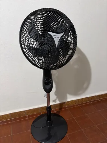Ventilador Britânia 30 centímetros de Coluna 220 volts (Novo)