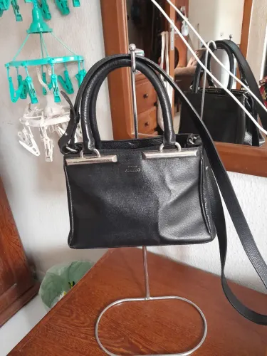 Bolsa Arezzo, vero o couro.