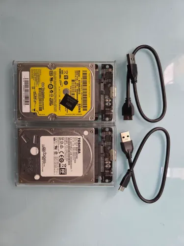 2 HDs externos de 500gb cada