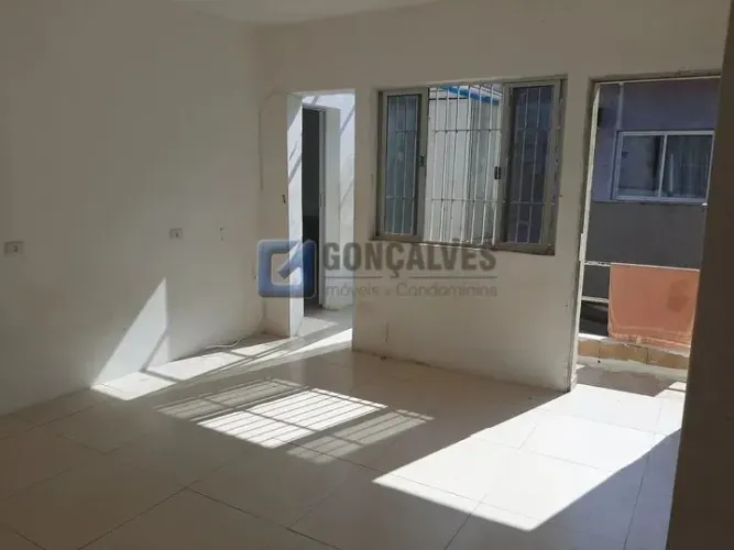 Sobrado à venda em Santa Terezinha, São Bernardo do Campo  3 quartos, 3 vagas, 540.000
