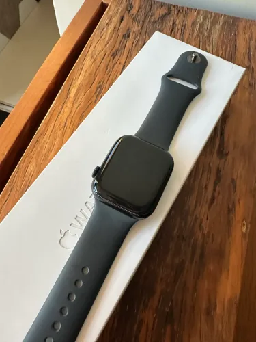Apple Watch Series 8 - 45 mm - Completo