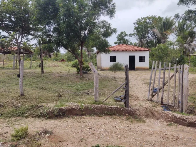 Vendo Terreno 45×150 com casa construída ótimo pra quem procura sossego e gosta de cria