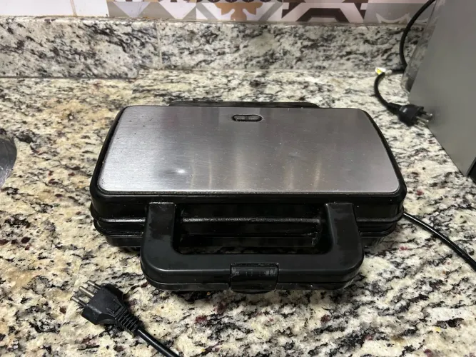 Vendo Grill e sanduicheira usada