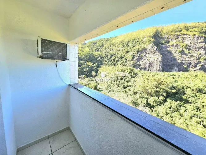 Apartamento à venda no Vila Voturua em São Vicente.