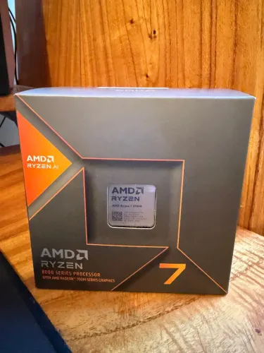 Processador AMD Ryzen 7 8700G Novo Lacrado Com Nota Fiscal