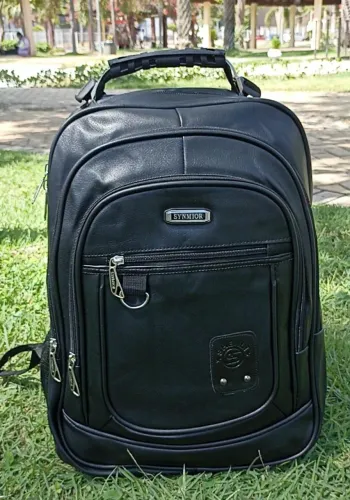 Mochila de Couro Reforçado Notebook Impermeável 