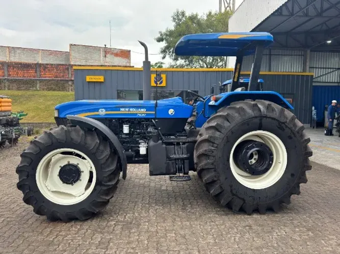 Trator New Holland 7630