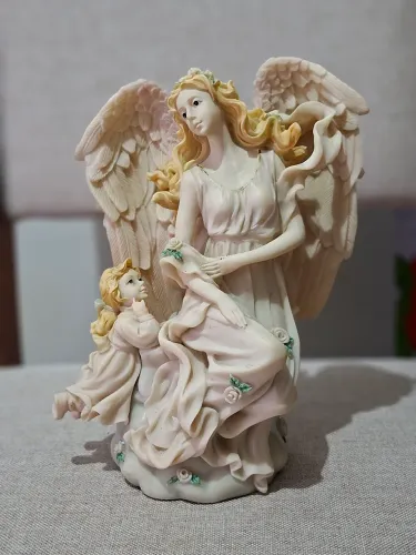Estatueta italiana Herco Anjo e querubins