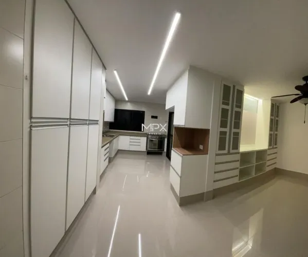 Cobertura à venda e para alugar no Condomínio Ipuaçu em Piracicaba