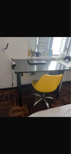 Mesa de Escritório com Tampa de Vidro