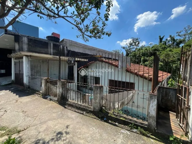 TERRENO COM CASA ANTIGA - ÓTIMA LOCALIZAÇÃO - Baeta Neves - São Bernardo do Campo