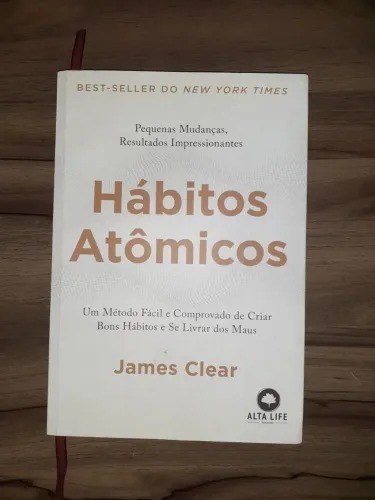 Livro Hábitos Atômicos + Marca texto