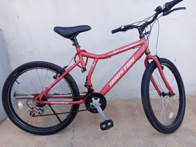 Vende-se Bicicleta Houston Bristol Modelo Aro 24 Completo(acompanha cadeado)