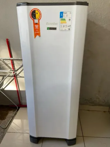 Geladeira Esmaltec