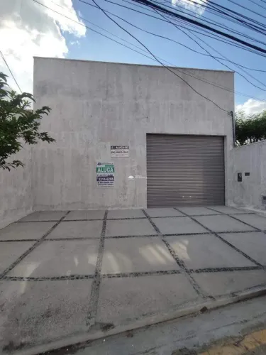 GALPÃO COM PORTÃO DE ALTURA PORTÃO 6M² PARA ALUGAR NO NOIVOS