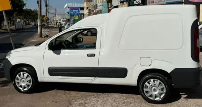 Faço Fretes para Brasília, Anápolis e Goiânia, particular e empresas.