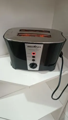 Torradeira Britânia Tosta Pane -Pouco uso (leia a descrição)