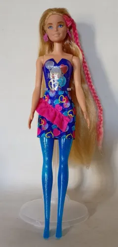 Barbie color Reveal Muda de cor colocando água fria ou gelada