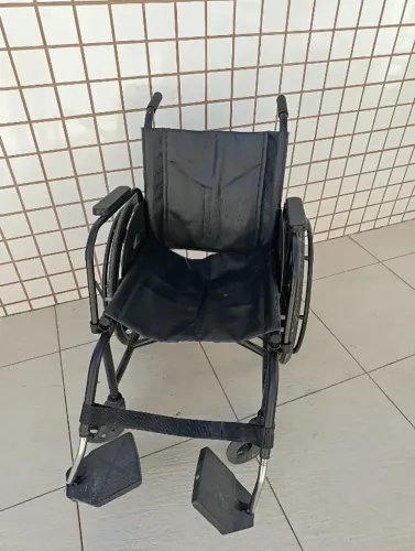 Cadeira de Rodas usada